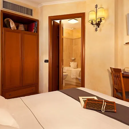 アパート La Fenice ローマ