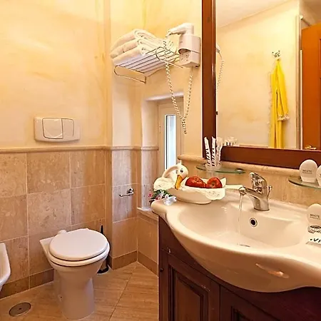 La Fenice Hotel
