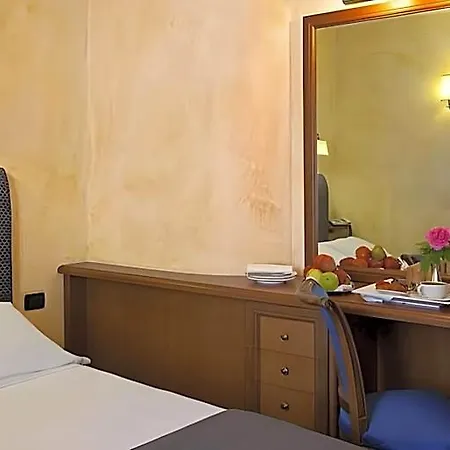 La Fenice 3* Rome