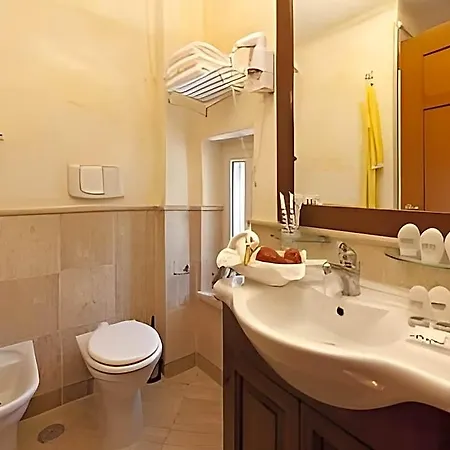 La Fenice 3* Rome